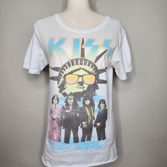Recycled Karma KISS Band Tee Size Small - Picture 1 of 13